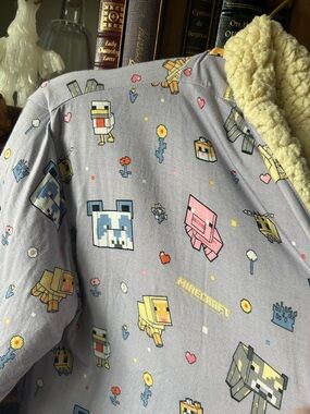 Minecraft Pixel Pals Bellabu Bear Animal Sherpa-Lined Robe - Lavender